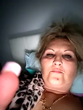 Divineblond online show from September 30, 2025, 7:42 pm