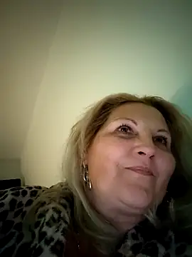 Divineblond online show from October 17, 2025, 6:43 pm