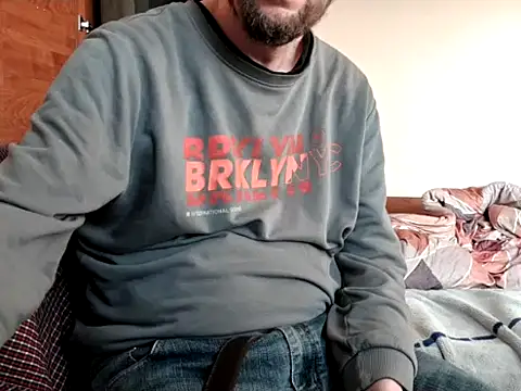 horny800 online show from May 4, 2026, 4:43 pm