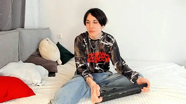 SolarFringe online show from April 23, 2026, 9:16 pm