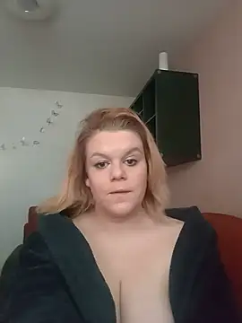 Snapshot of Maryquenn chatting on May 20, 2026, 8:00 am Maryquenn online show from May 20, 2026, 8:00 am
