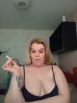 Snapshot of Maryquenn chatting on June 2, 2026, 10:37 am Maryquenn online show from June 2, 2026, 10:37 am