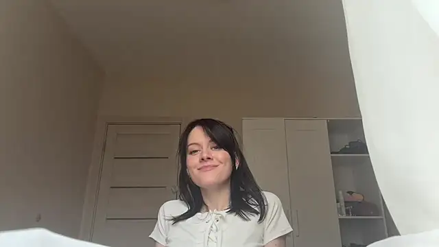 Snapshot of YourChristine chatting on April 23, 2026, 12:29 pm YourChristine online show from April 23, 2026, 12:29 pm