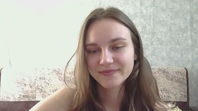 Snapshot of DolcezzaCream chatting on May 25, 2026, 10:14 am DolcezzaCream online show from May 25, 2026, 10:14 am