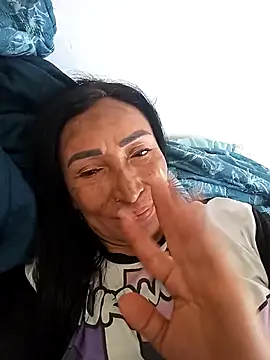 Snapshot of Lara_vela chatting on May 20, 2026, 1:19 pm Lara vela online show from May 20, 2026, 1:19 pm