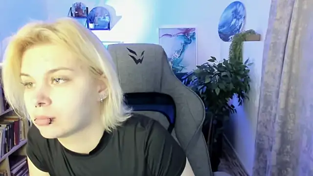 EndlessDreamm online show from April 28, 2026, 9:03 am