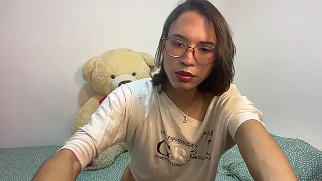 Snapshot of LONDON_ROSE chatting on June 26, 2026, 9:20 pm LONDON ROSE online show from June 26, 2026, 9:20 pm