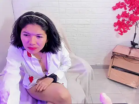 Snapshot of Dulce_isabell chatting on May 17, 2026, 9:04 pm Dulce isabell online show from May 17, 2026, 9:04 pm