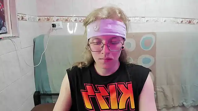 Snapshot of Jinnbooky chatting on July 8, 2026, 7:47 pm Jinnbooky online show from July 8, 2026, 7:47 pm
