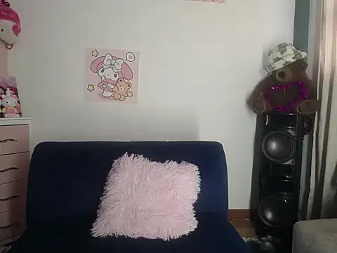 Snapshot of Emybbyx chatting on May 22, 2026, 8:18 pm Emybbyx online show from May 22, 2026, 8:18 pm