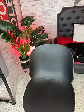 EmmaExoticaXXX online show from May 19, 2026, 9:22 pm
