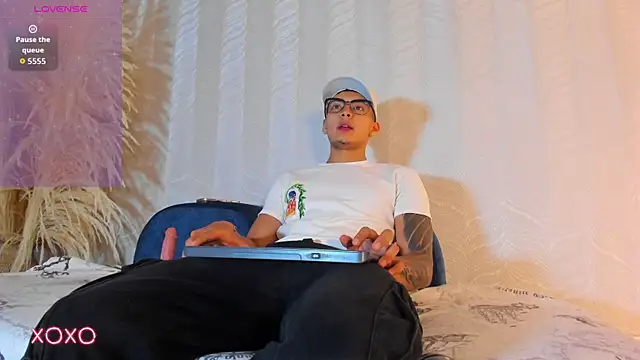 Snapshot of Alan_Salazar chatting on June 12, 2026, 5:32 pm Alan Salazar online show from June 12, 2026, 5:32 pm