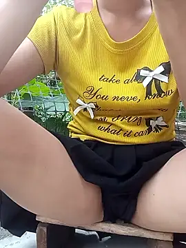 Rosie LoveUU online show from May 27, 2026, 8:32 am