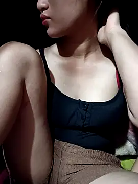 Rosie LoveUU online show from April 28, 2026, 3:27 pm