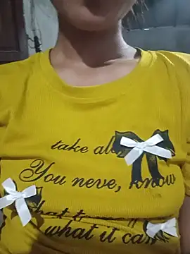 Rosie LoveUU online show from May 17, 2026, 11:32 am