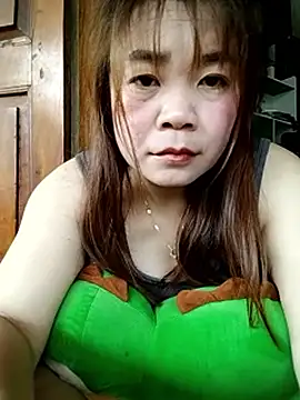 Snapshot of Squirt107 chatting on April 28, 2026, 2:27 am Squirt107 online show from April 28, 2026, 2:27 am