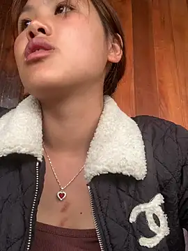 mai-lovelyy online show from April 23, 2026, 8:32 am