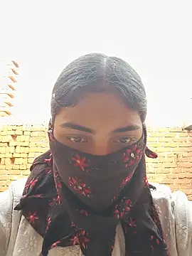 Snapshot of Queen_girl80122 chatting on May 15, 2026, 11:41 am Queen girl80122 online show from May 15, 2026, 11:41 am