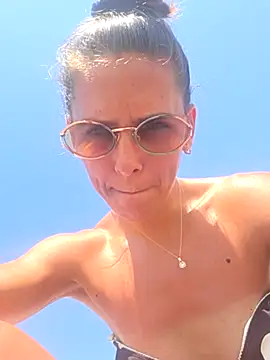 khalessi13 online show from July 10, 2026, 11:21 am