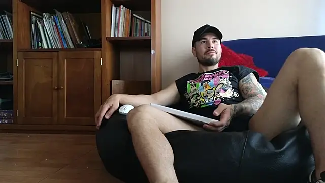 julianmonttoya online show from April 28, 2026, 2:32 pm