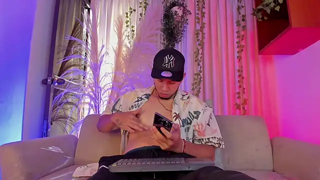 lyonGold  online show from April 28, 2026, 1:59 pm