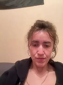 Avokadoo online show from April 27, 2026, 8:40 pm