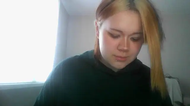 Snapshot of Amanda_Mia_ chatting on June 5, 2026, 5:23 am Amanda Mia online show from June 5, 2026, 5:23 am