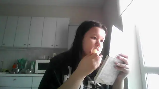 Snapshot of Amanda_Mia_ chatting on May 12, 2026, 9:48 am Amanda Mia online show from May 12, 2026, 9:48 am