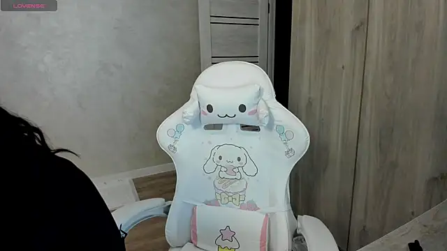 Snapshot of urmelodyy chatting on July 5, 2026, 8:37 pm urmelodyy online show from July 5, 2026, 8:37 pm