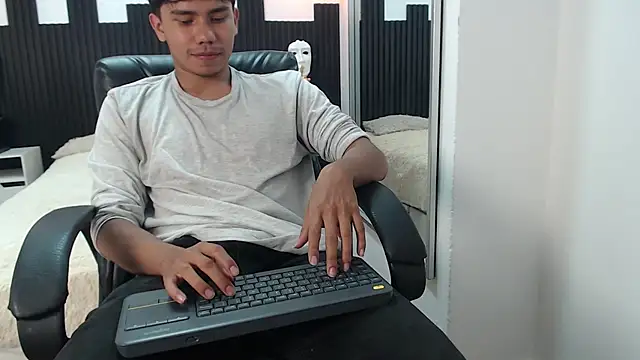 Jack Ryan26 online show from April 24, 2026, 7:49 pm