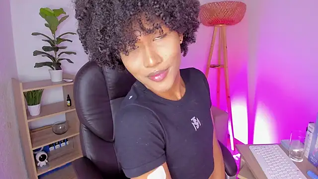 Snapshot of NaomiSaenz_ chatting on June 28, 2026, 11:05 am NaomiSaenz online show from June 28, 2026, 11:05 am