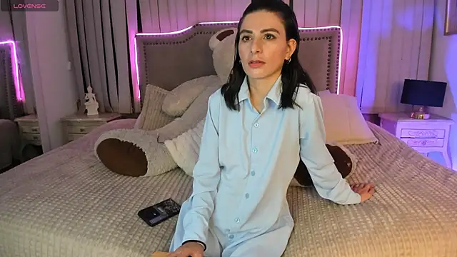 Snapshot of mariana__thompson chatting on June 20, 2026, 2:27 am mariana thompson online show from June 20, 2026, 2:27 am