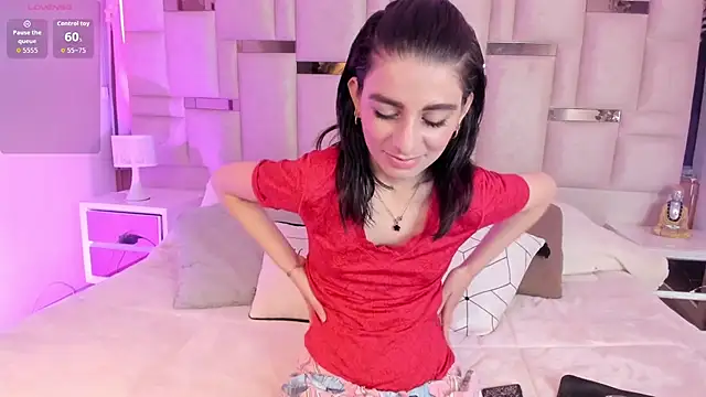 Snapshot of mariana__thompson chatting on July 31, 2026, 2:44 am mariana thompson online show from July 31, 2026, 2:44 am