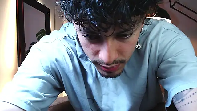 Steven Navarro online show from April 23, 2026, 10:11 pm