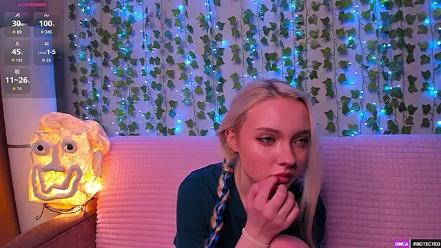 CloudNine  online show from May 25, 2026, 2:33 am