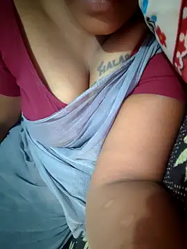 Snapshot of Tamil_Hot_HoneyBee chatting on June 7, 2026, 3:17 pm Tamil Hot HoneyBee online show from June 7, 2026, 3:17 pm