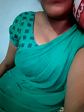 Snapshot of Tamil_Hot_HoneyBee chatting on May 7, 2026, 5:16 pm Tamil Hot HoneyBee online show from May 7, 2026, 5:16 pm