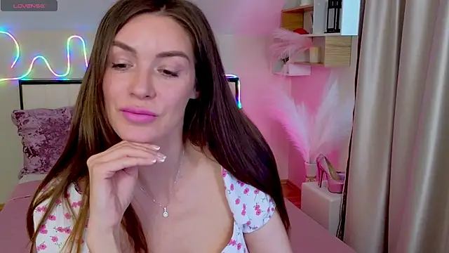 MicheleSantiago online show from April 28, 2026, 7:57 am