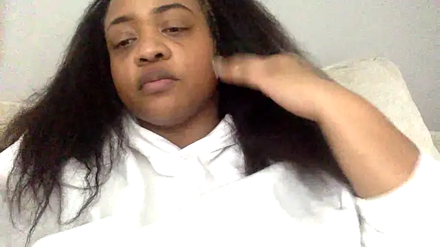 Snapshot of richierichelle chatting on May 19, 2026, 9:33 pm richierichelle online show from May 19, 2026, 9:33 pm