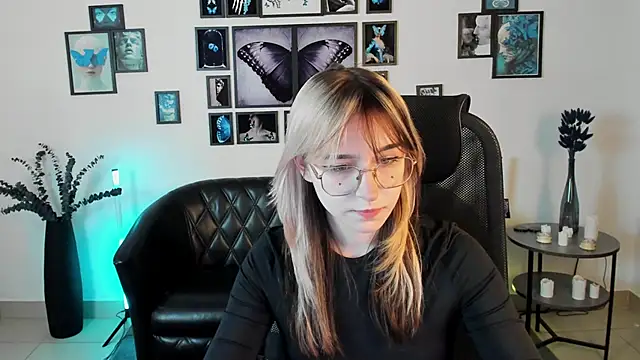 Snapshot of NyxCalderra chatting on May 21, 2026, 10:01 am NyxCalderra online show from May 21, 2026, 10:01 am