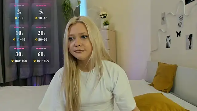 Snapshot of MidnightPoise chatting on July 7, 2026, 7:23 am MidnightPoise online show from July 7, 2026, 7:23 am