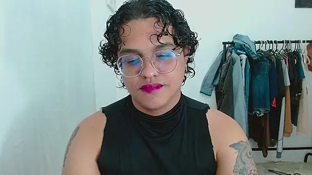 Snapshot of Diane_exotic chatting on May 18, 2026, 11:42 pm Diane exotic online show from May 18, 2026, 11:42 pm