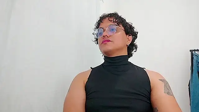 Snapshot of Diane_exotic chatting on April 28, 2026, 2:27 am Diane exotic online show from April 28, 2026, 2:27 am