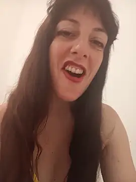 Snapshot of Valeriadolce chatting on May 27, 2026, 10:44 am Valeriadolce online show from May 27, 2026, 10:44 am