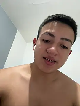 santiagoo madrid online show from April 27, 2026, 2:53 am