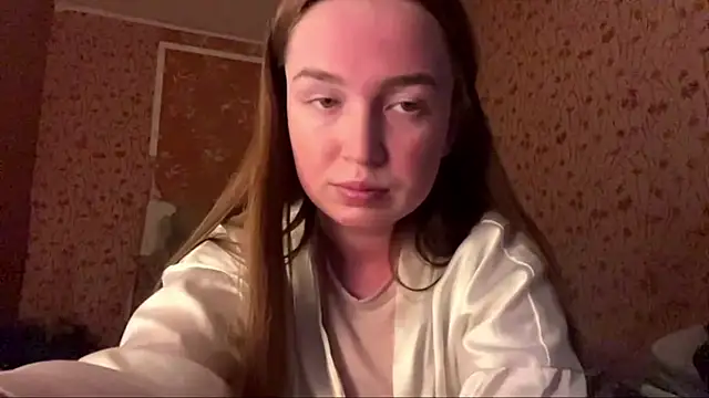Chloooee online show from May 26, 2026, 5:00 pm