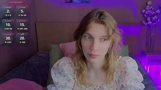 Snapshot of Emily_Cartex chatting on July 21, 2026, 8:15 am Emily Cartex online show from July 21, 2026, 8:15 am
