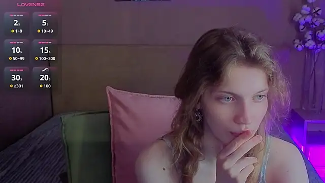Snapshot of Emily_Cartex chatting on July 28, 2026, 6:32 am Emily Cartex online show from July 28, 2026, 6:32 am
