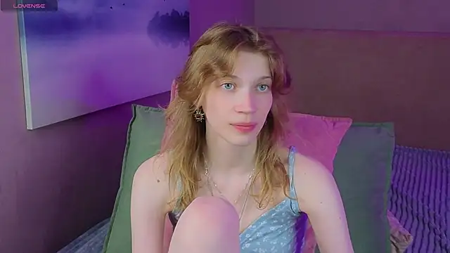 Snapshot of Emily_Cartex chatting on June 16, 2026, 5:40 am Emily Cartex online show from June 16, 2026, 5:40 am