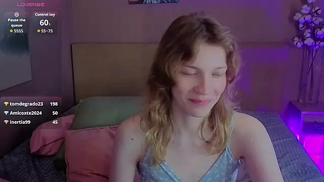 Snapshot of Emily_Cartex chatting on July 28, 2026, 4:39 pm Emily Cartex online show from July 28, 2026, 4:39 pm